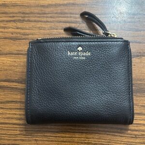 kate spade Black Pebbled Leather Compact Zip Wallet with Gold Logo